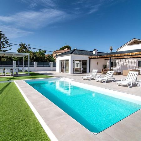 Palm Tree Villa - 5Bdr Paradise Pool / Chill Out Beds Torremolinos Buitenkant foto