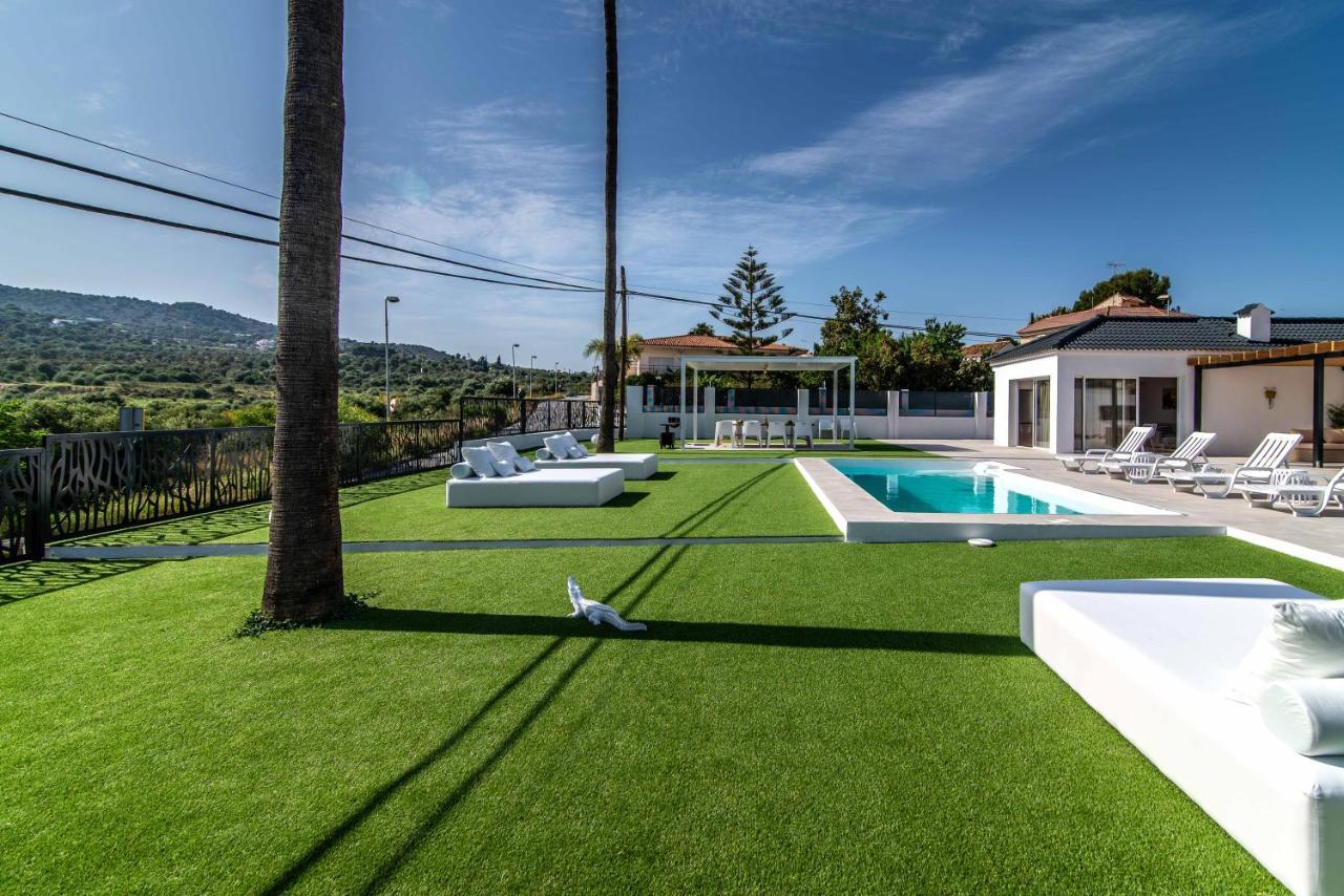 Palm Tree Villa - 5Bdr Paradise Pool / Chill Out Beds Torremolinos Buitenkant foto