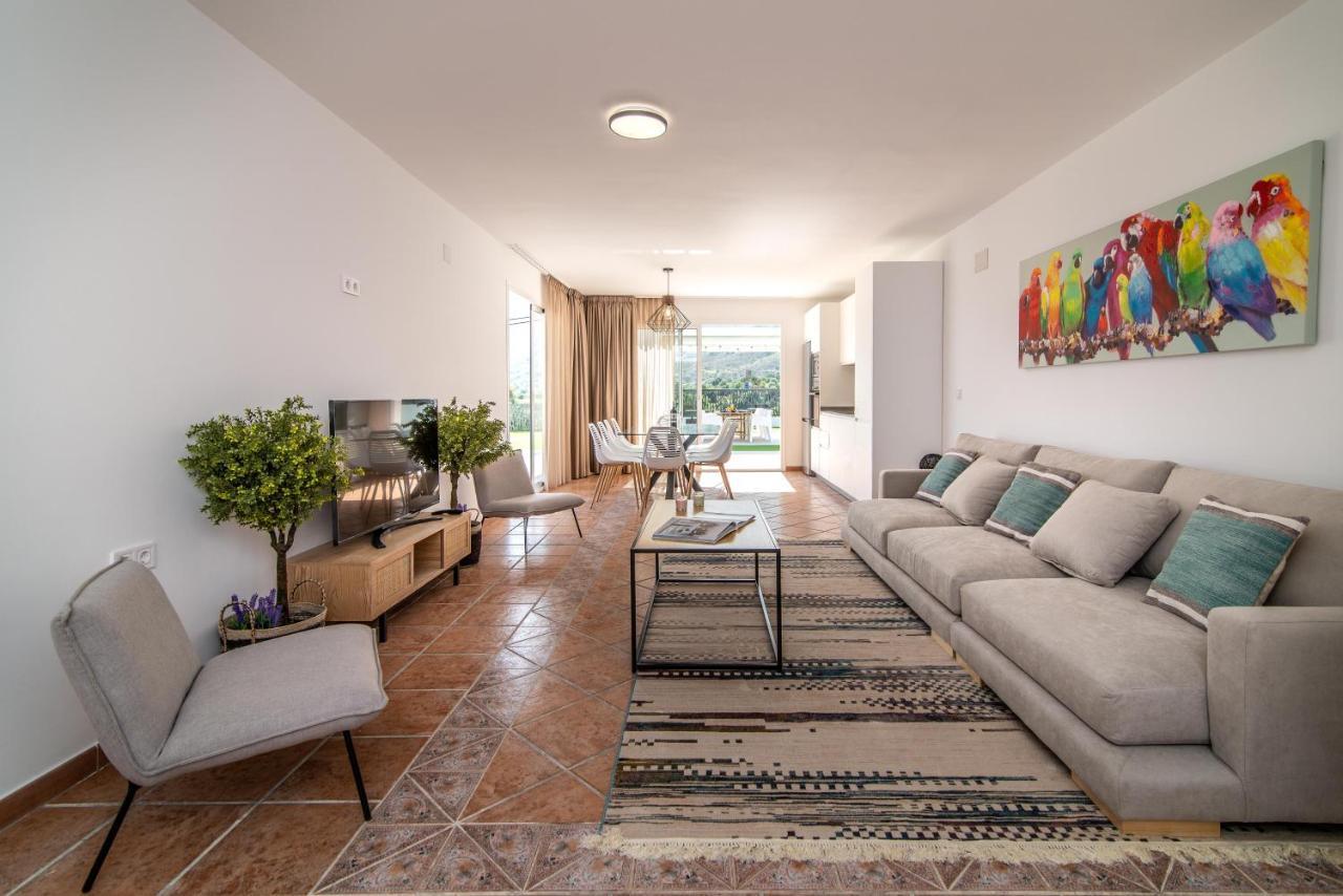 Palm Tree Villa - 5Bdr Paradise Pool / Chill Out Beds Torremolinos Buitenkant foto