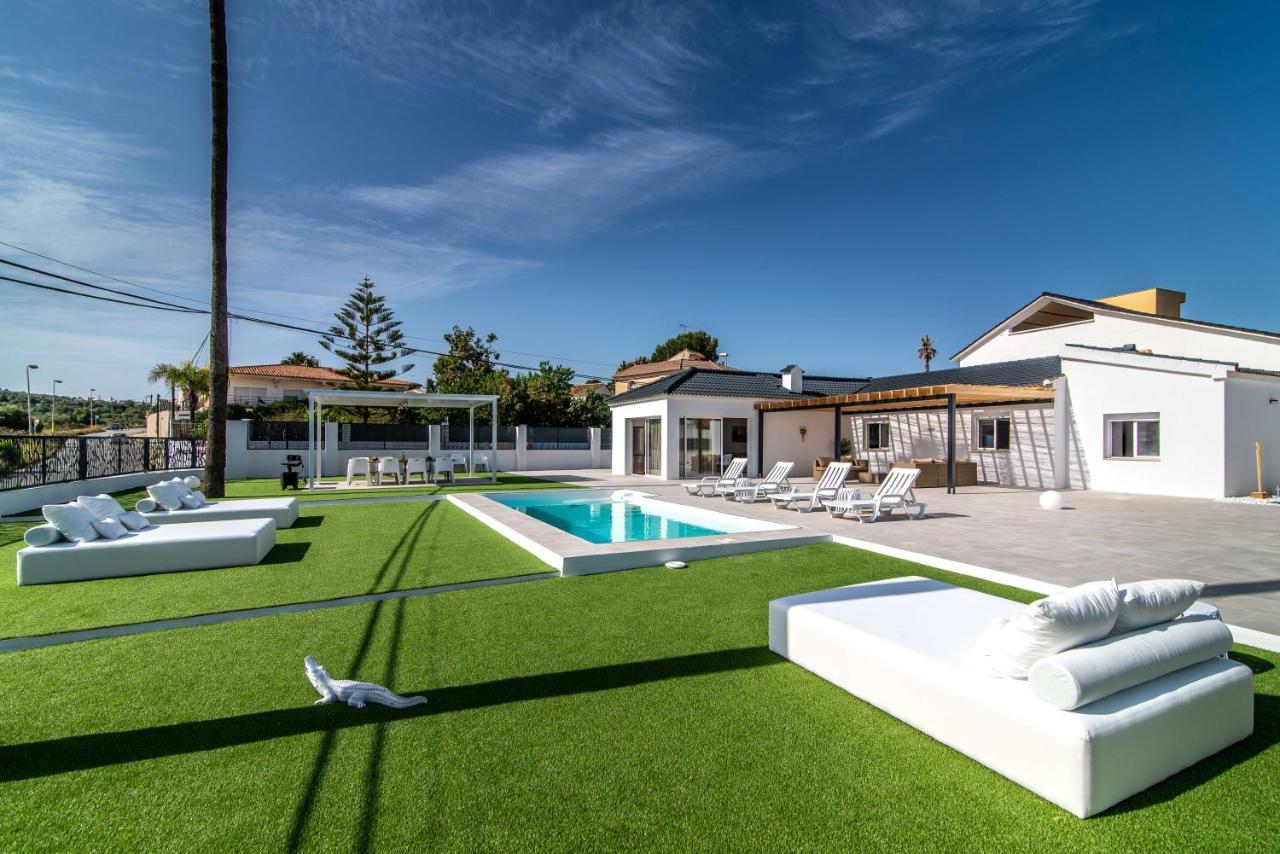 Palm Tree Villa - 5Bdr Paradise Pool / Chill Out Beds Torremolinos Buitenkant foto